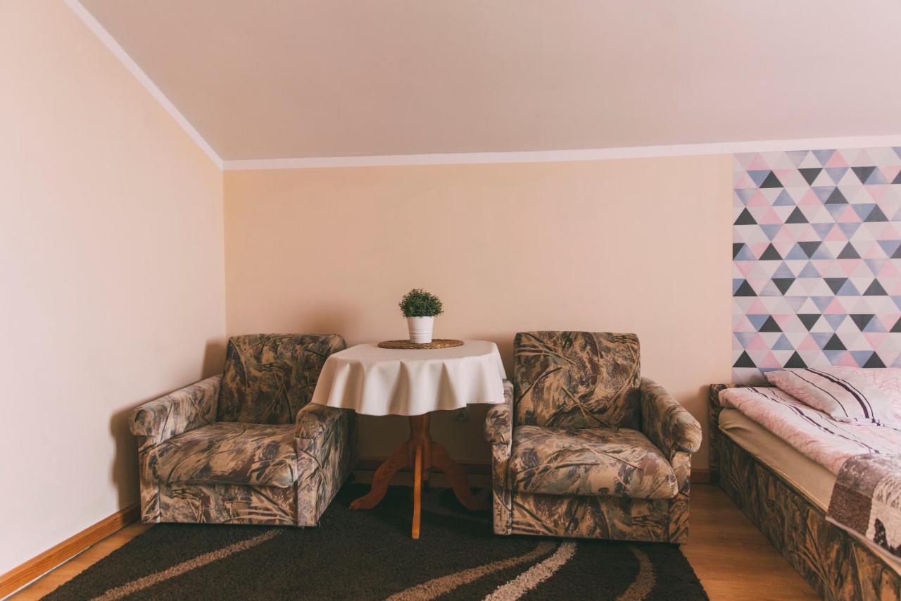 Pokoje Goscinne & Restauracja Pestka Choczewo エクステリア 写真
